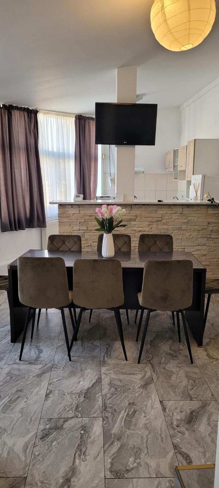 Casa Iris Apartment Iasi Bagian luar foto